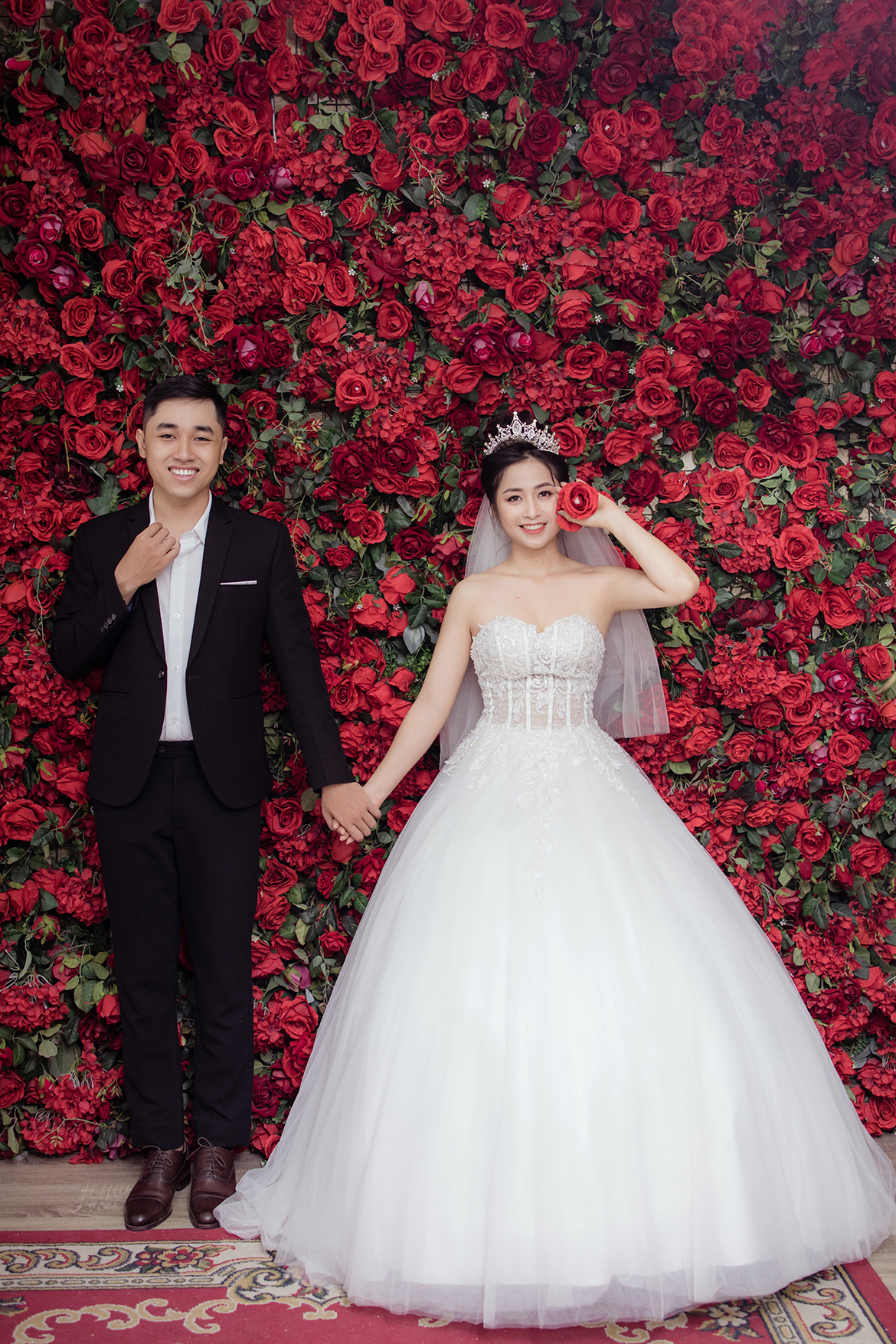 Chu Thanh Huyền đi thử váy cưới, chỉ chờ ngày Quang Hải rước về dinh